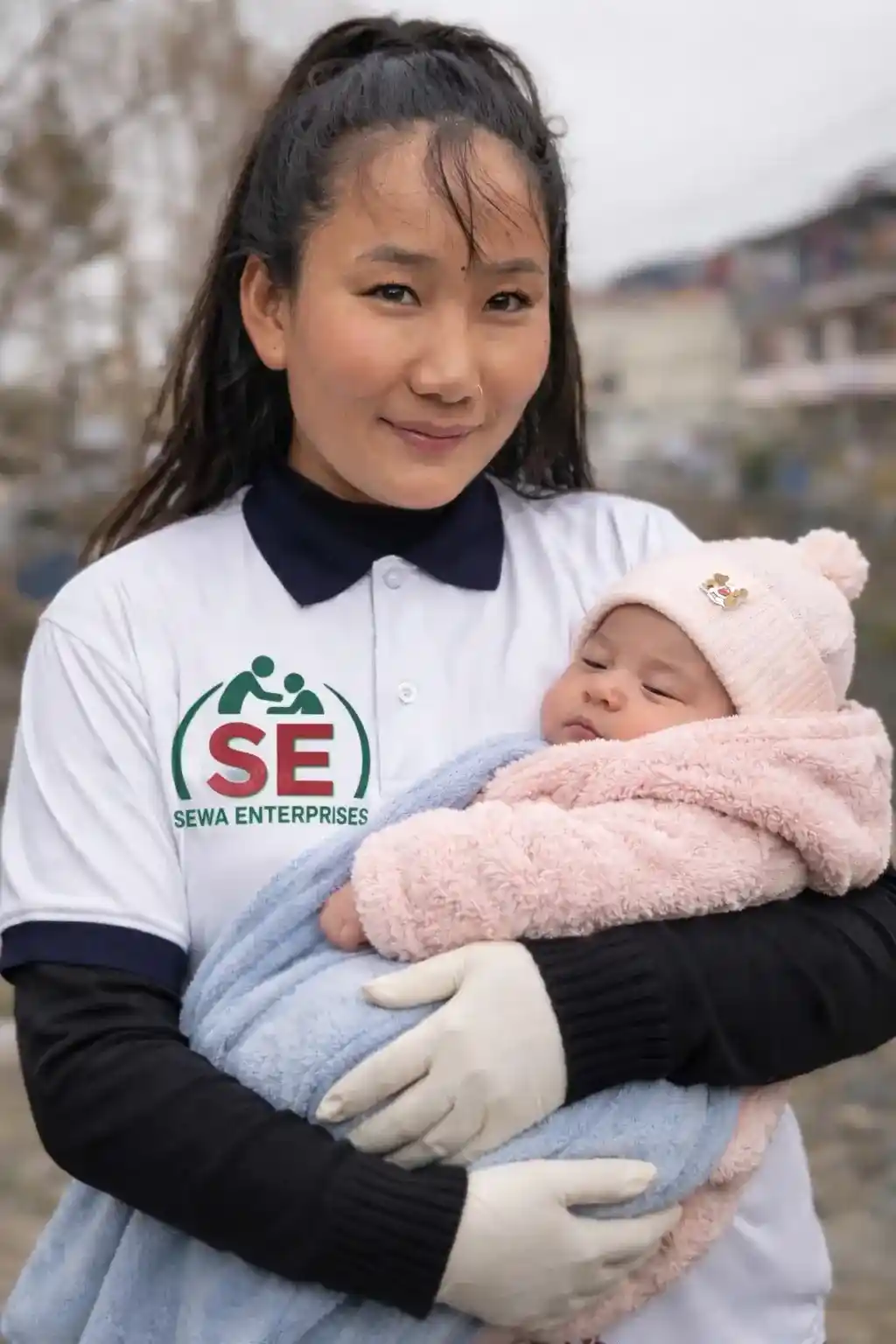 24 hour live-in nanny providing full-time childcare support in Noida